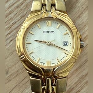 Seiko Vintage Ladies Watch Gold-Tone Dial, Case, Hands, Markers, and Bracelet